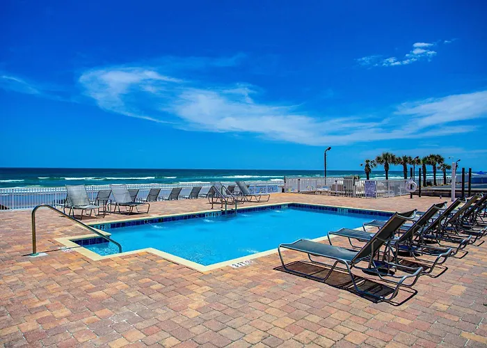 Beach House Inn With Pool & Hot Tub