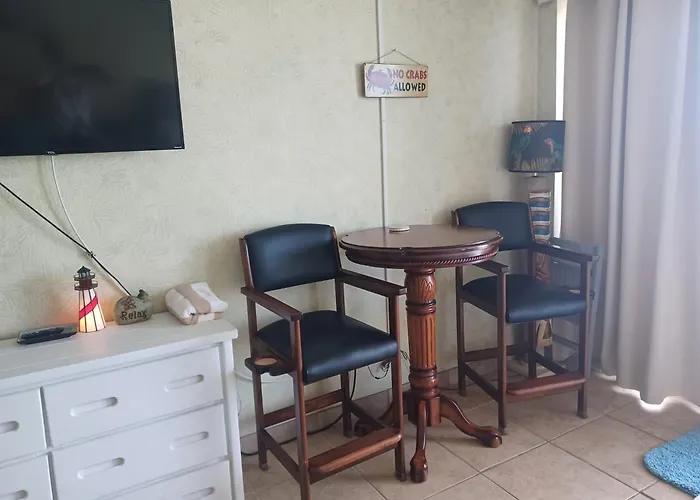 Daytona Studio Heated Pool & Ocean Views